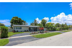 902 SE 14th St, Deerfield Beach, FL 33441, Sold 09/06/24