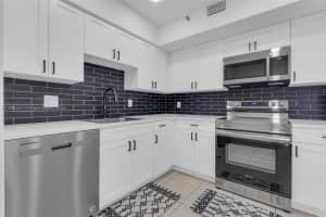 919 Hillcrest Dr, Hollywood, FL 33021, Sold 09/12/24