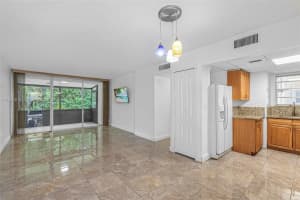 8810 Fontainebleau Blvd, Miami, FL 33172, Sold 11/15/24