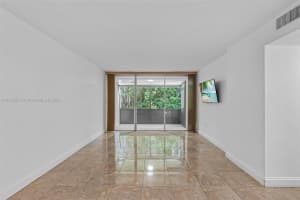 8810 Fontainebleau Blvd, Miami, FL 33172, Sold 11/15/24