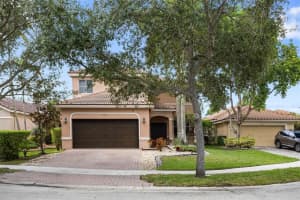 1532 Winterberry Ln, Weston, FL 33327, Sold 09/19/24