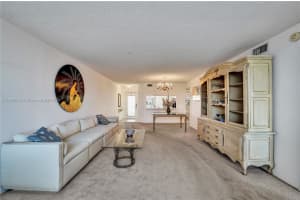 10456 NW 24th Pl APT 301, Sunrise, FL 33322, Sold 12/09/24