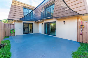 2601 Garden Ct, Hollywood, FL 33026, Sold 11/01/24