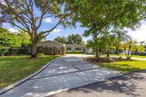 8465 SW 107th St, Miami, FL 33156, Sold 10/09/24