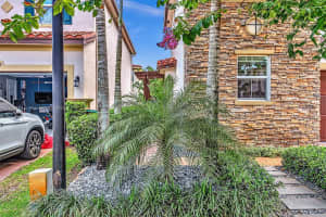 5312 Falcon Trl, Davie, FL 33314, Sold 02/21/25