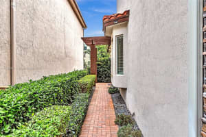 5312 Falcon Trl, Davie, FL 33314, Sold 02/21/25