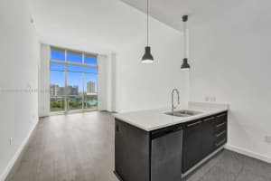 500 Brickell Ave, Miami, FL 33131, Sold 09/27/24