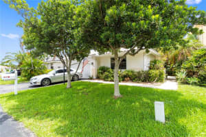 15120 Durham Ln, Davie, FL 33331, Sold 09/10/24