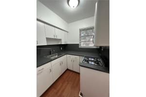 4740 Pine Tree Dr APT 28, Miami Beach, FL 33140, Sold 01/15/25