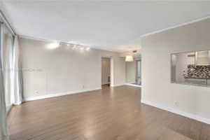 1050 SE 15th St APT 203, Fort Lauderdale, FL 33316, Sold 03/11/25