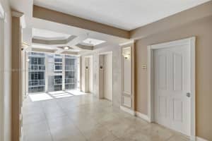5085 NW 7th St, Miami, FL 33126, Sold 10/01/24