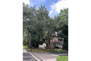 7506 SW 109th Pl, Miami, FL 33173, Sold 12/03/24