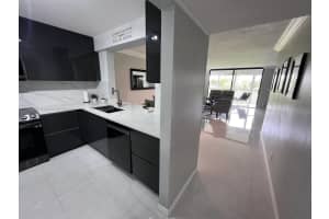 7050 NW 44th St APT 302, Lauderhill, FL 33319, Sold 11/05/24