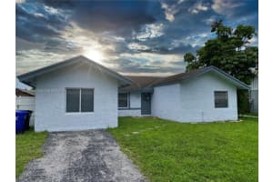 8205 Sw 12th Pl, North Lauderdale