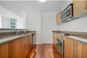 300 S Biscayne Blvd t 2702, Miami, FL 33131, Sold 03/28/25