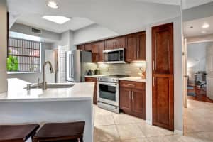 3215 NE 184th St, Aventura, FL 33160, Sold 11/14/24