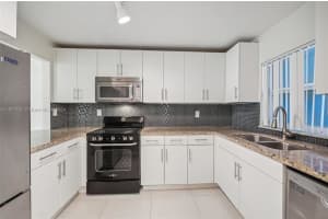 9451 Evergreen Pl APT 102, Davie, FL 33324, Sold 12/31/24
