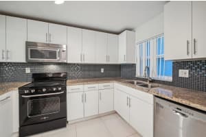 9451 Evergreen Pl APT 102, Davie, FL 33324, Sold 12/31/24