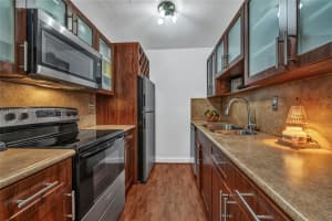 7230 Fairway Dr APT F20, Miami Lakes, FL 33014, Sold 12/13/24