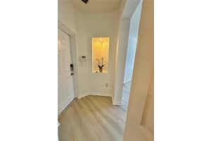 10600 NW 88th St APT 210, Doral, FL 33178, Sold 12/10/24
