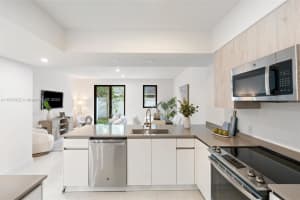 4181 S oaks Pl, Fort Lauderdale, FL 33314, Sold 10/28/24