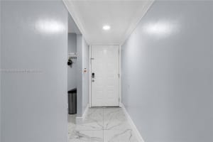 17000 NW 67th Ave APT 239, Hialeah, FL 33015, Sold 10/24/24