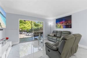 17000 NW 67th Ave APT 239, Hialeah, FL 33015, Sold 10/24/24
