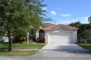 1147 NW 133rd Ave, Pembroke Pines, FL 33028, Sold 10/21/24