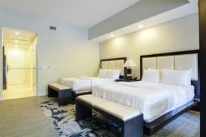 5300 NW 87th Ave #915, Doral, FL 33178, Sold 05/28/25