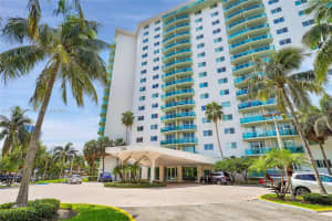 Building B, 19380 Collins Ave, Sunny Isles Beach, FL 33160, Sold 01/23/25