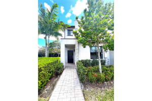 374 NE 208th Terrace #374, Miami, FL 33179, Sold 03/27/25