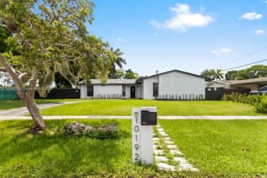 10192 SW 200th St, Cutler Bay, FL 33157, Sold 09/26/24