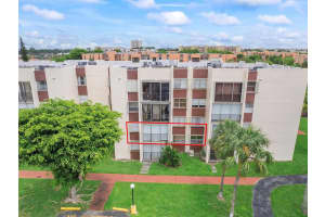 9441 SW 4th St APT 206, Miami, FL 33174, Sold 11/22/24