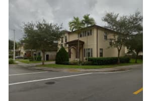16672 SW 43rd Ln, Miami, FL 33185, Sold 12/06/24