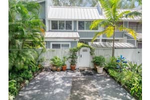 4905 SW 71st Pl, Miami, FL 33155, Sold 01/17/25