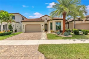 8585 E Baypoint Cir, Pompano Beach, FL 33076, Sold 10/25/24