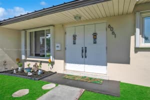 6061 SW 109th Ct, Miami, FL 33173, Sold 10/28/24