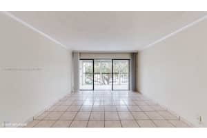 200 Lakeview Dr APT 306, Weston, FL 33326, Sold 05/23/25