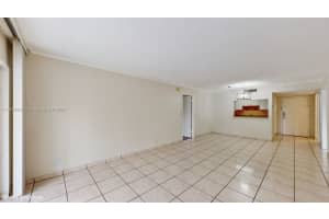 200 Lakeview Dr APT 306, Weston, FL 33326, Sold 05/23/25