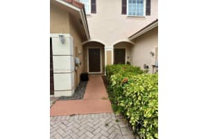 8832 S Isles Cir, Tamarac