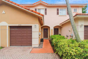 8832 S Isles Cir Tamarac, FL 33321 - MLS#A11639006