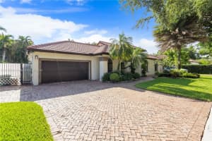 15600 NW 82nd Ct, Hialeah, FL 33016, Sold 09/06/24