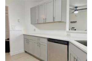 3461 NW 44th St APT 106, Lauderdale Lakes, FL 33309, Sold 12/23/24