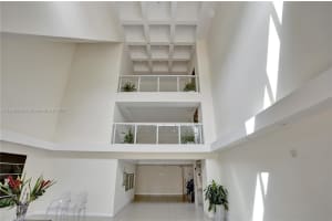 120 Lakeview Dr, Weston, FL 33326, Sold 11/15/24