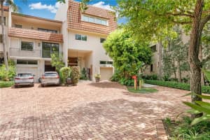 6100 Paradise Point Dr 6100, Palmetto Bay