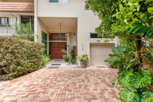6100 Paradise Point Dr 6100 Palmetto Bay, FL 33157 - MLS#A11639283