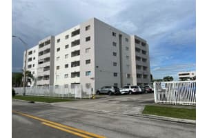 6060 W 21st Ct APT 403, Hialeah, FL 33016, Sold 10/30/24