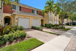 7718 Paddock Pl, Davie, FL 33328, Sold 10/17/24