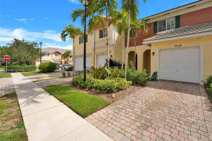 7718 Paddock Pl, Davie, FL 33328, Sold 10/17/24