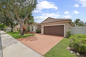 16556 NW 8th St, Pembroke Pines, FL 33028, Sold 09/27/24